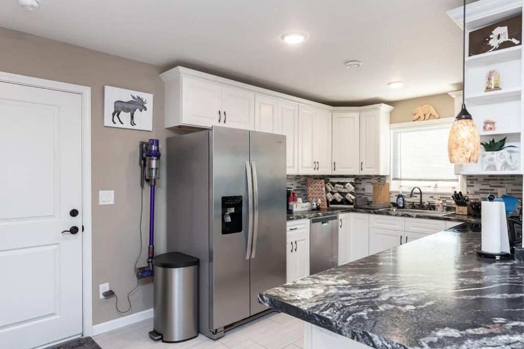 Birch Hill Retreat Great Location2+Garage+Aurora Villa Fairbanks Bagian luar foto