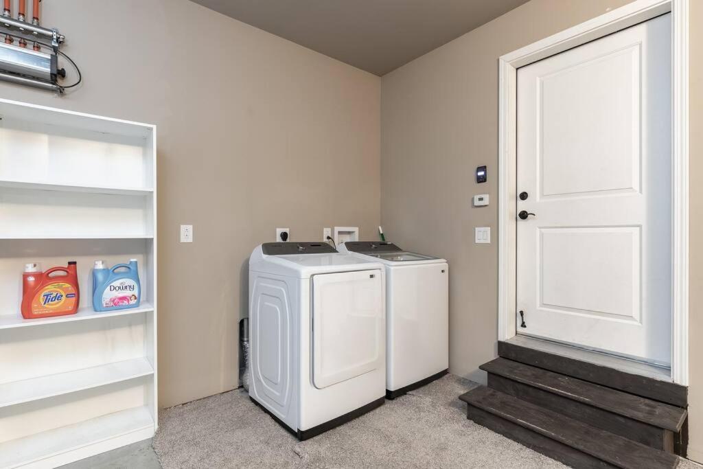Birch Hill Retreat Great Location2+Garage+Aurora Villa Fairbanks Bagian luar foto