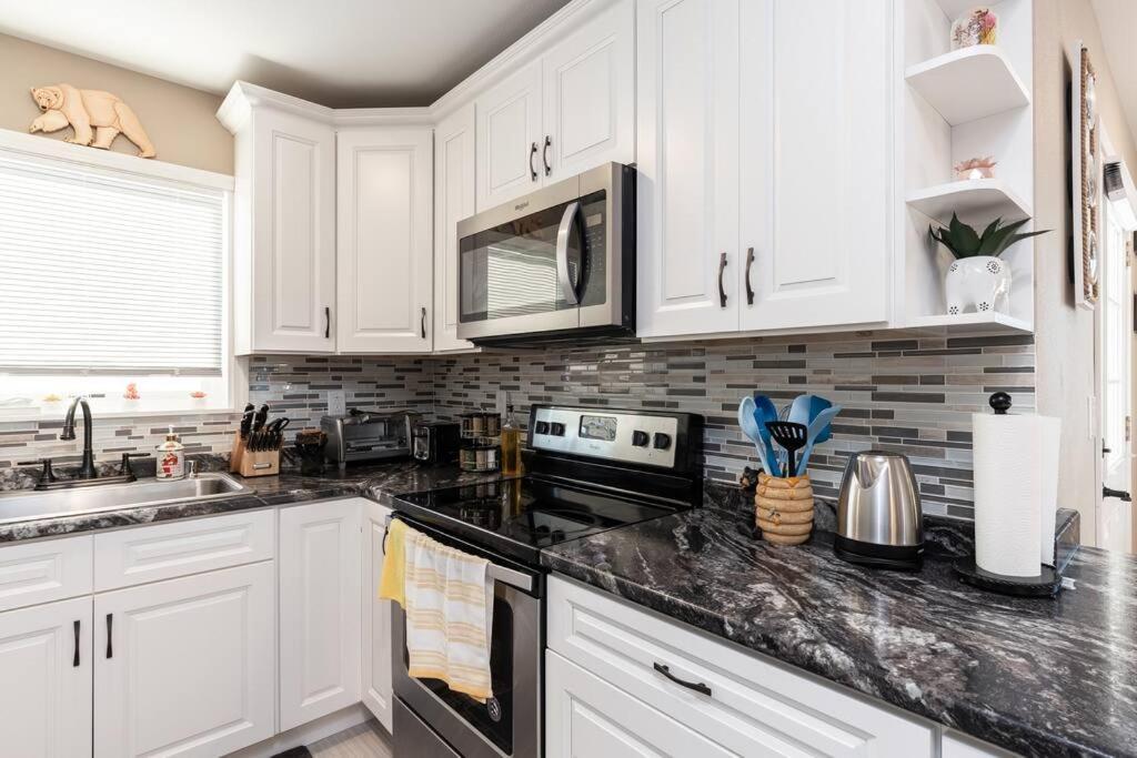Birch Hill Retreat Great Location2+Garage+Aurora Villa Fairbanks Bagian luar foto